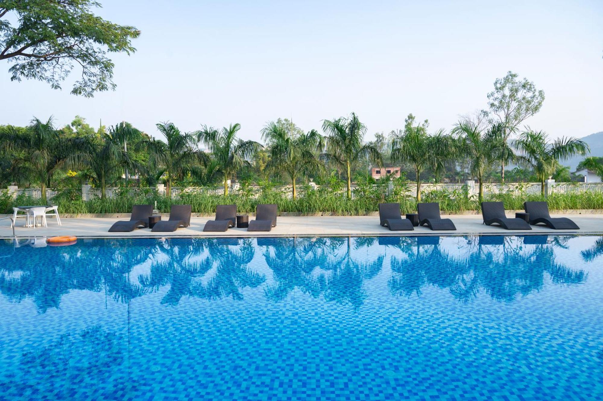Hotel Sterling Stolen Heaven Lonavala Extérieur photo